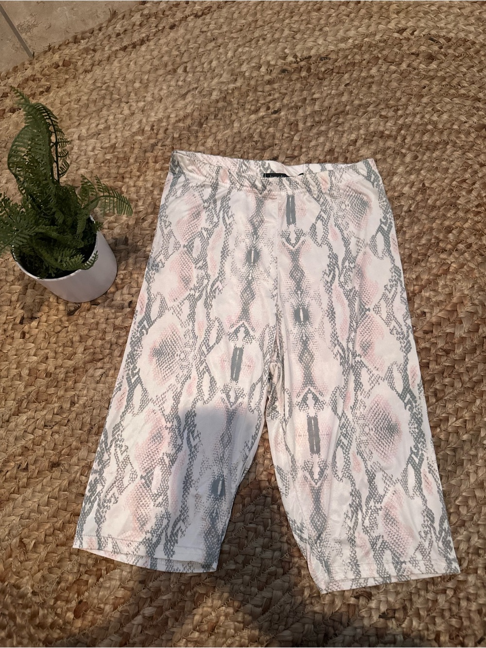 SNAKE PRINT BIKER SHORTS